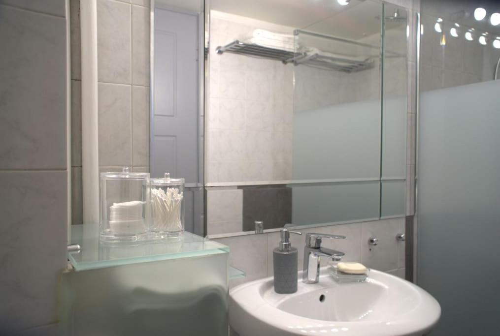 Artistico Two-Bedroom Apartment In Kolonaki Athens Exterior photo