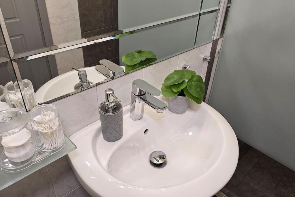 Artistico Two-Bedroom Apartment In Kolonaki Athens Exterior photo